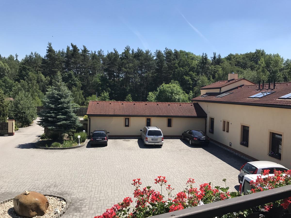 Penzion Parkur Hrobice Экстерьер фото